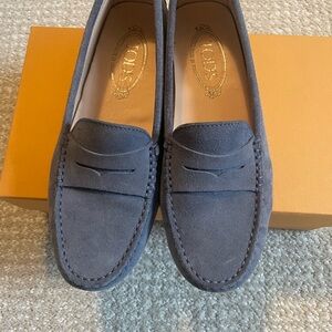 Tod's Women Suede Loafers